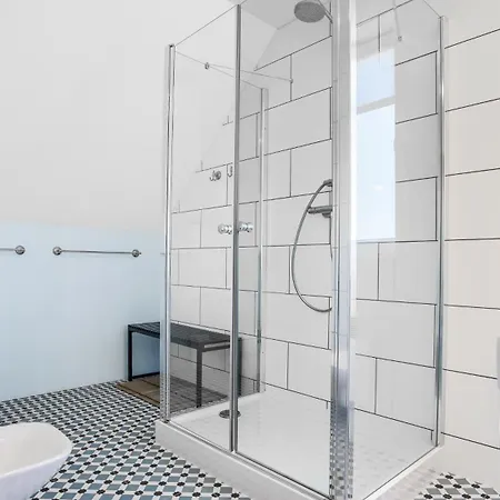 Dom Cayetano, Sun & Snow * Zastan